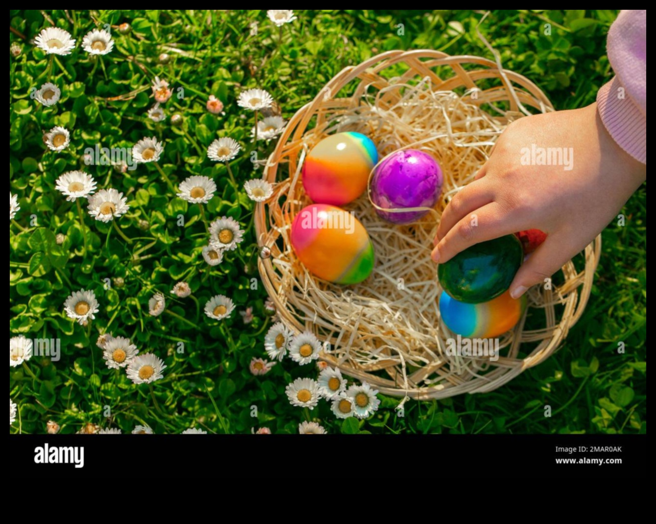 Izveicīgas Lieldienu olu medības: ar rokām gatavoti prieki pavasara svētkiem