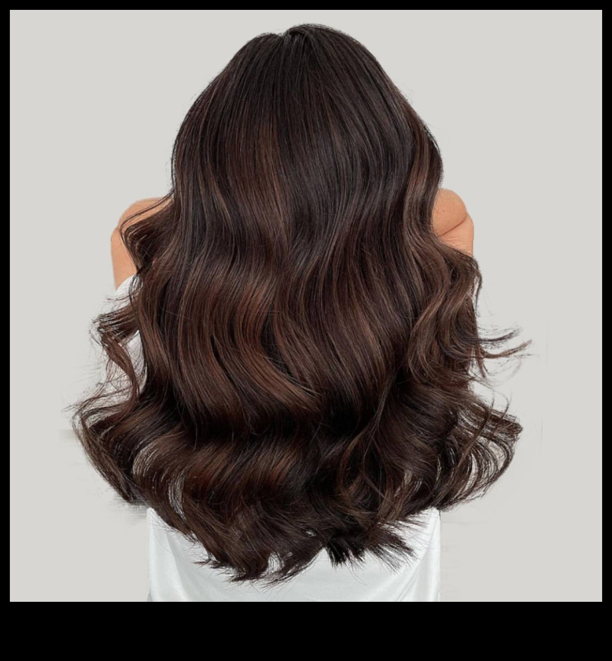 Šokolādes prieks: neatvairāmas brūnas matu krāsas idejas