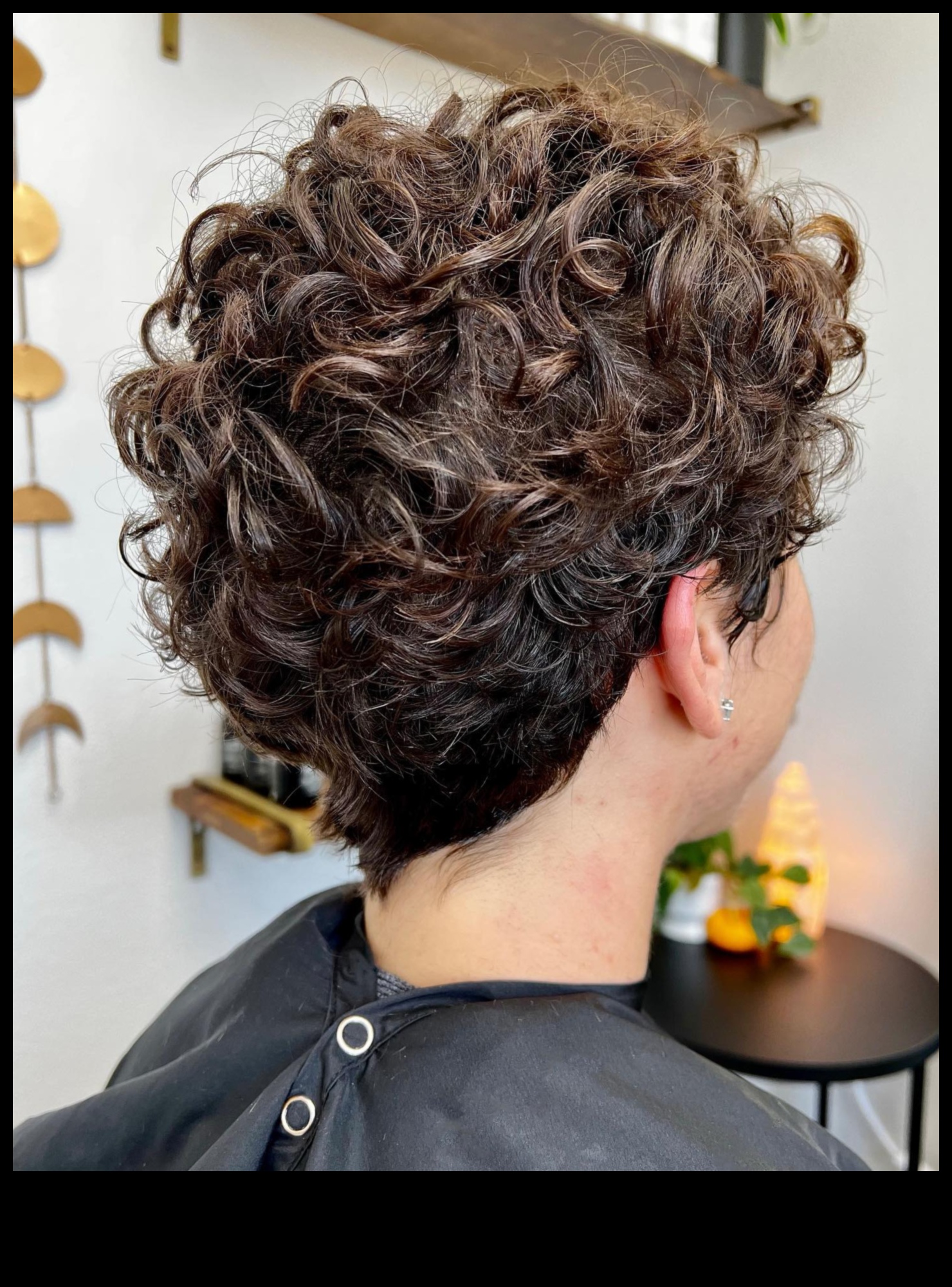 Atbrīvojiet laumiņu maģiju. Turpinājums: īsi stili dīvainai noskaņai