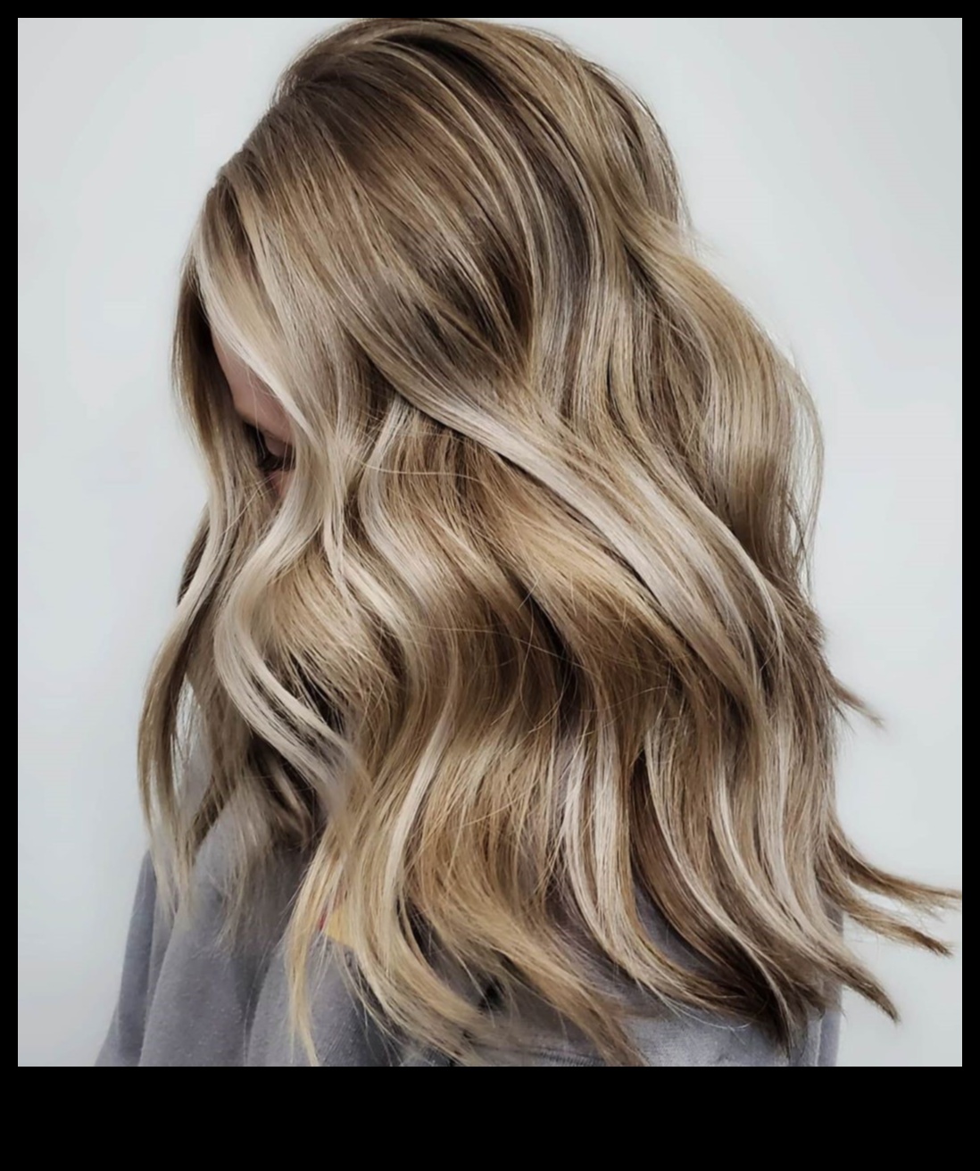 Apjoms un atlēciens: blondas frizūras ar drāmas pieskārienu