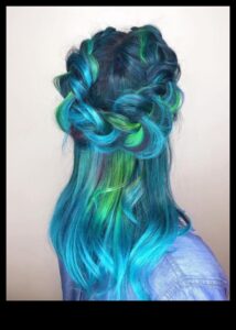 Mermaid Vibes: ienirstiet fantāzijā ar okeāna iedvesmotām matu krāsām